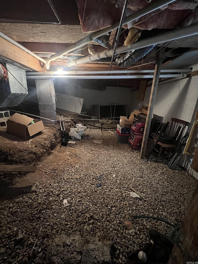 240 Round Up Ln, Mountain Home, AR 72653 - basement featuring crawl space