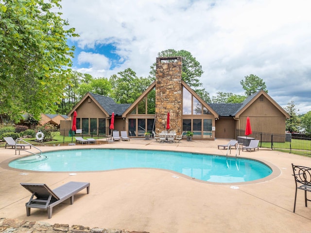 5000 Central Ave Unit 26-27, Hot Springs, AR 71913 - community pool with a patio area and fence