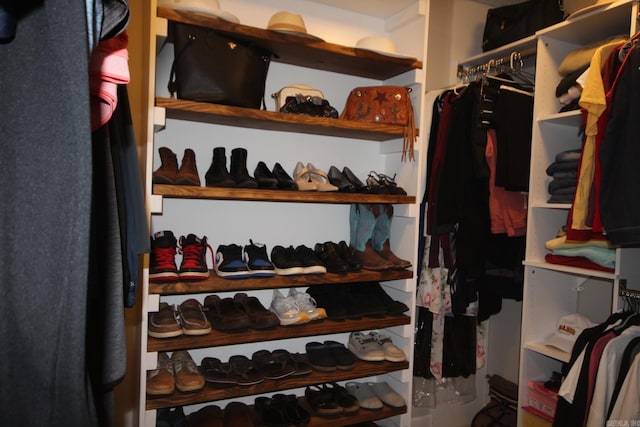 1108 N 14th St, Nashville, AR 71852 - view of spacious closet