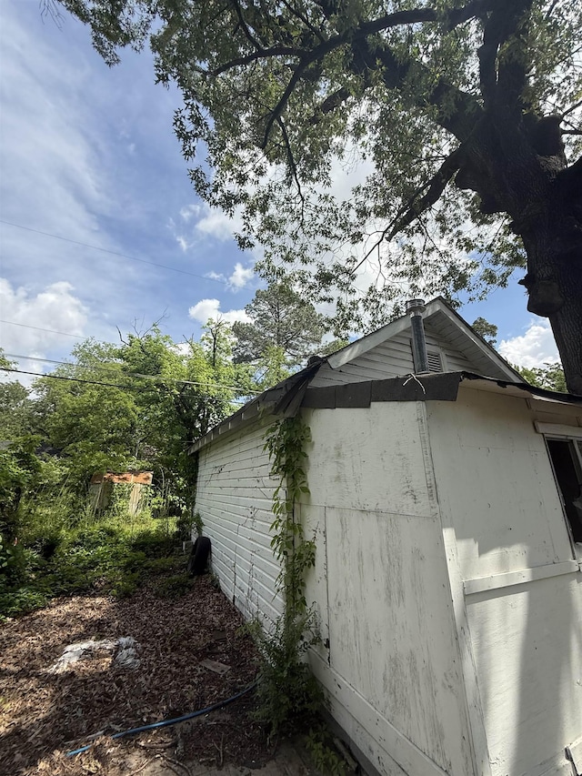view of home's exterior