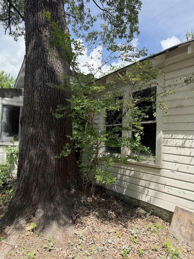 view of side of property