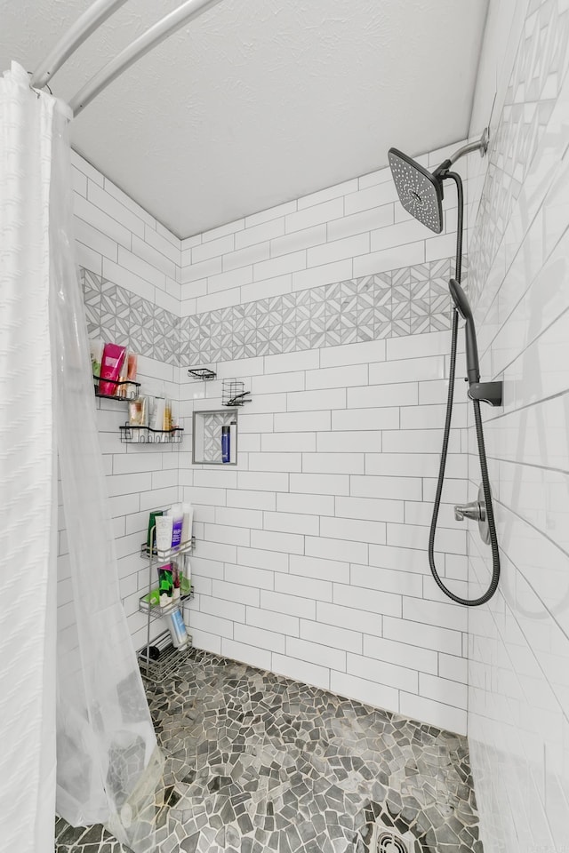 142 Peach St, Austin, AR 72007 - bathroom featuring a tile shower
