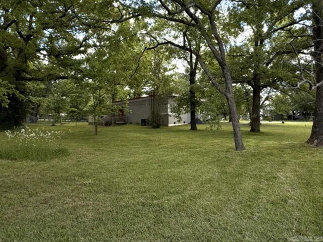 601 Clarence St, Mountain View, AR 72560 - view of grassy yard