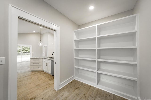 912 Lakeshore Dr, Heber Springs, AR 72543 - pantry featuring a sink