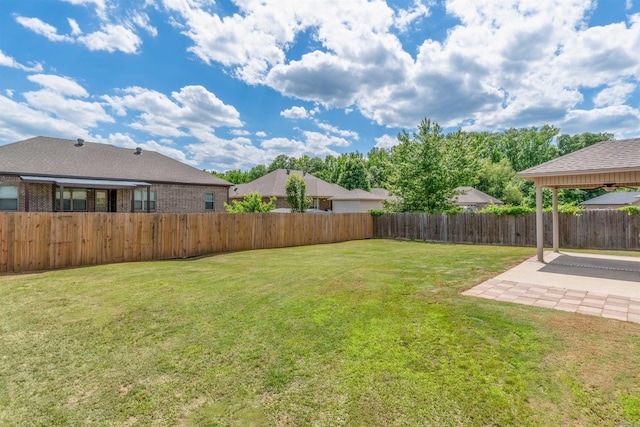 view of yard featuring a patio