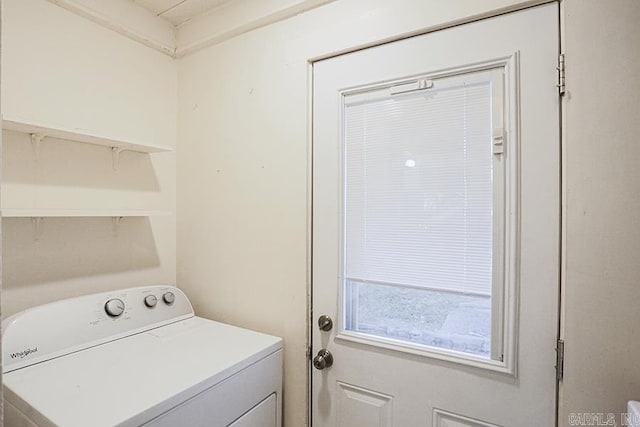 laundry area featuring washer / dryer
