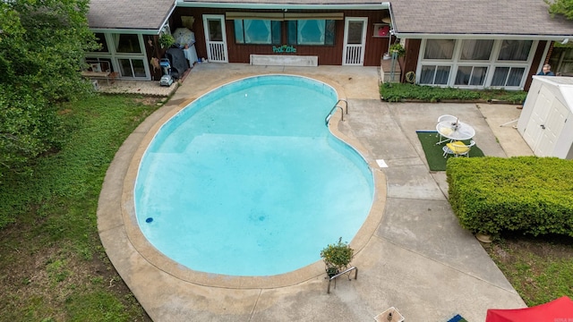 107 W Sunset, Sheridan, AR 72150 - swimming pool with a patio