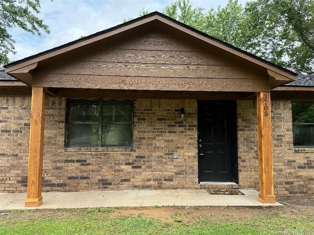 3705 E 6th St, Russellville, AR 72802 - bungalow-style home with brick siding