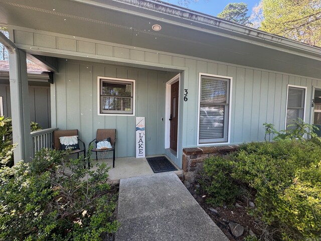 36 Lequita Pl, Hot Springs Village, AR 71909 - property entrance with covered porch