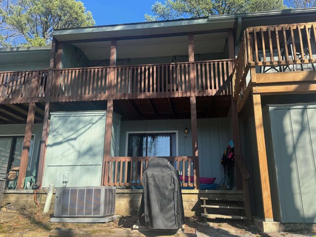 36 Lequita Pl, Hot Springs Village, AR 71909 - back of property featuring central AC
