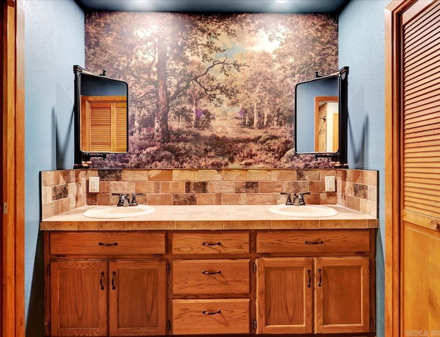 72 Pintuerero Way, Hot Springs Village, AR 71909 - full bathroom featuring decorative backsplash and double vanity