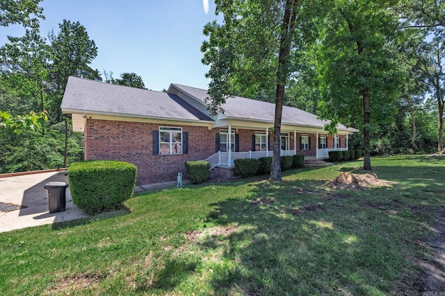72 Ranch Rd, Arkadelphia, AR 71923 - single story home with a porch, brick siding, and a front lawn