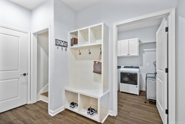 7841 S Shoreline Blvd, Benton, AR 72019 - mudroom featuring dark wood finished floors, independent washer and dryer, and baseboards