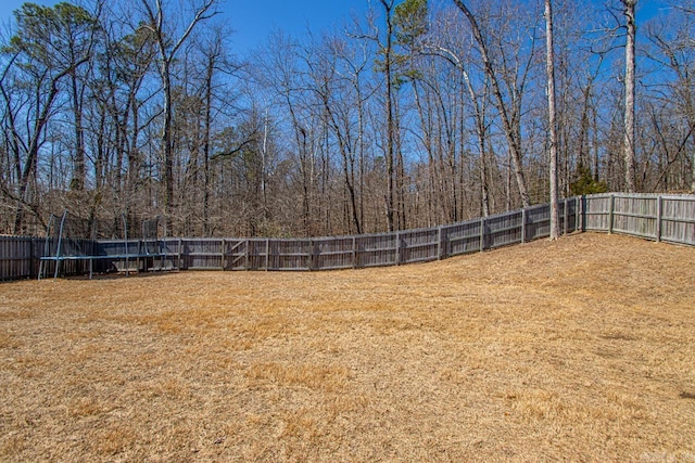 7841 S Shoreline Blvd, Benton, AR 72019 - view of yard featuring a trampoline