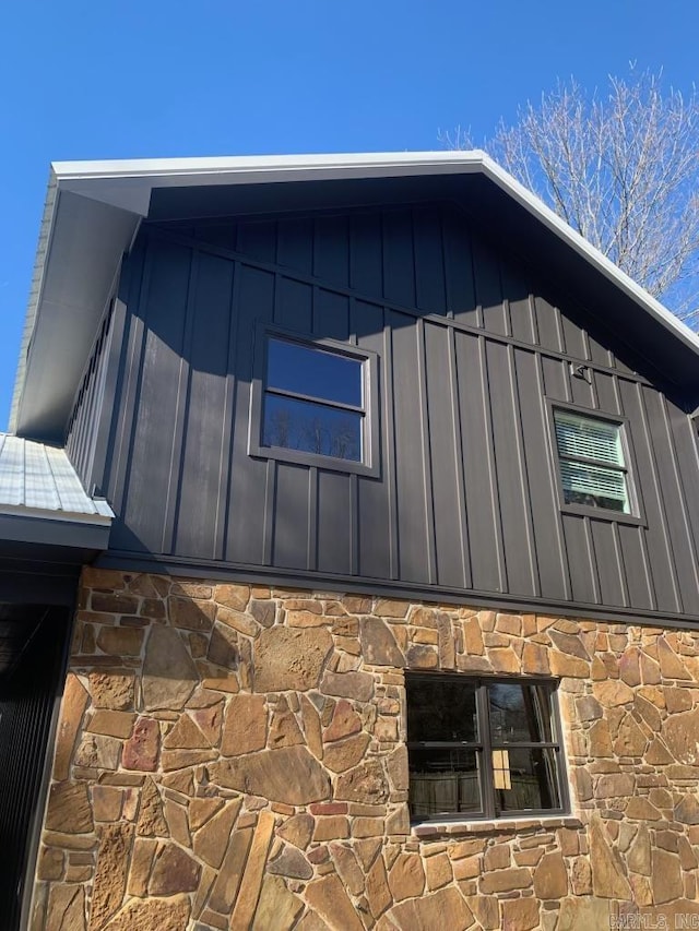 18 Riviera Dr, Conway, AR 72034 - view of property exterior with stone siding and board and batten siding
