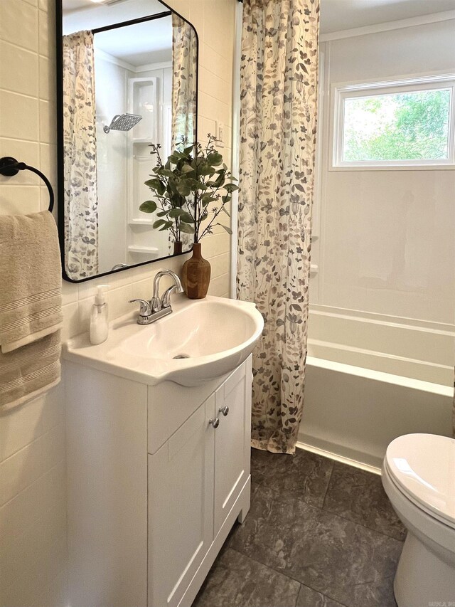 506 W Clinton St, Heber Springs, AR 72543 - bathroom featuring toilet, vanity, shower / bath combo with shower curtain, and ornamental molding