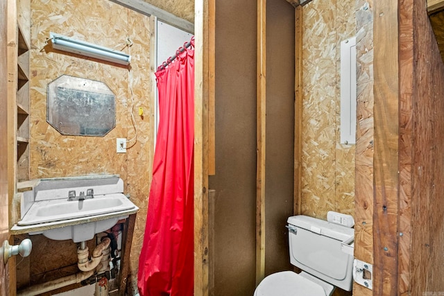 204 Pleasant Ridge Rd, El Paso, AR 72045 - bathroom featuring toilet and a sink