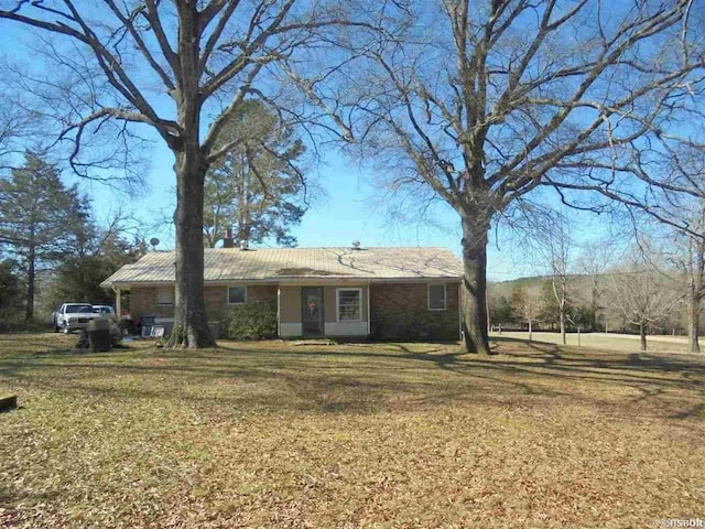 738 Pine, Amity, AR 71921 - ranch-style home featuring a front yard