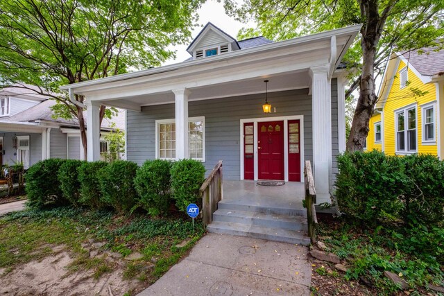 111 Thayer St, Little Rock, AR 72205 - view of front facade featuring covered porch