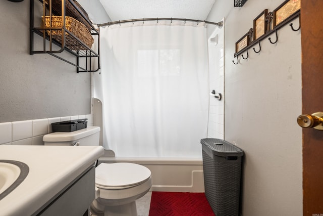 106 Gareth Ct, Hot Springs National Park, AR 71913 - bathroom with toilet, vanity, and shower / bathtub combination with curtain