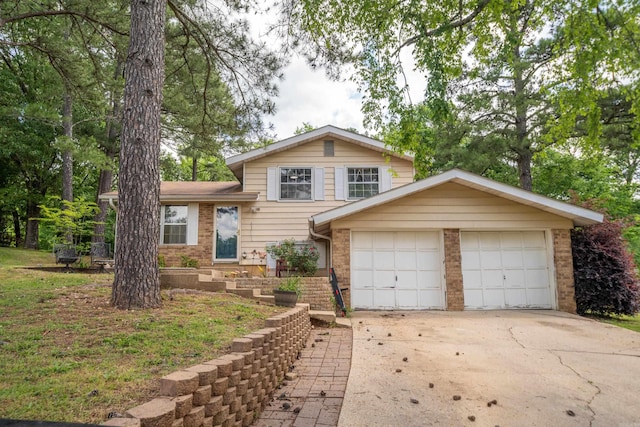 106 Gareth Ct, Hot Springs National Park, AR 71913 - split level home featuring brick siding, driveway, and a garage