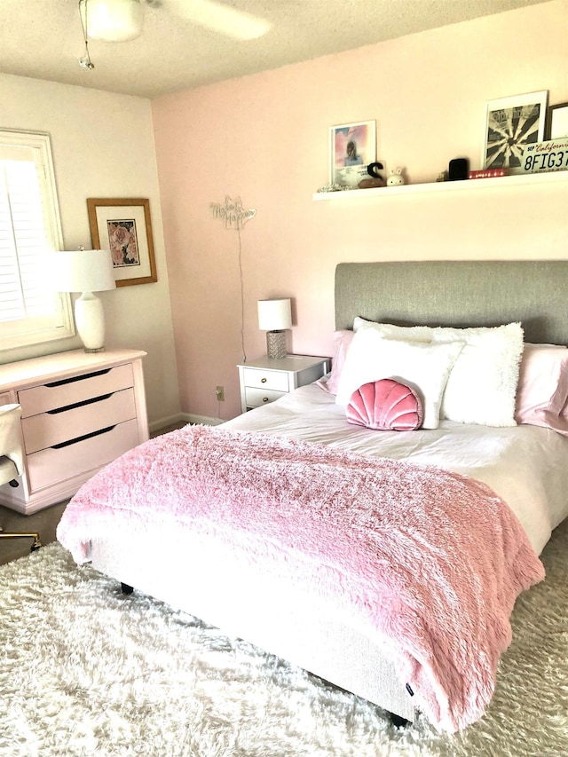 501 Belvedere Dr Unit C-1, Hot Springs, AR 71901 - bedroom featuring ceiling fan