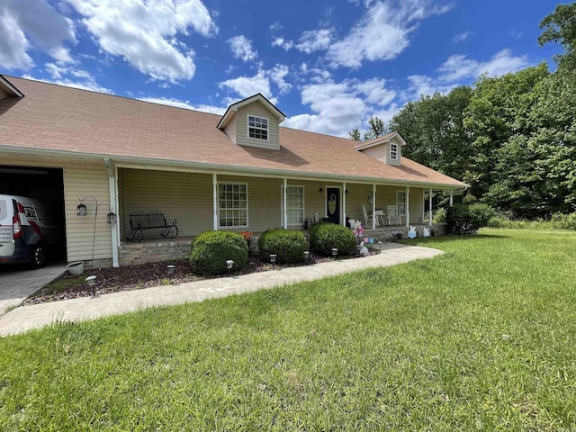 142 Timber Ridge Ln, El Dorado, AR 71730 - view of front facade with a porch, a front yard, and a garage