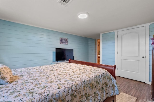 4915 Albert Pike Rd, Hot Springs, AR 71913 - bedroom featuring wood finished floors
