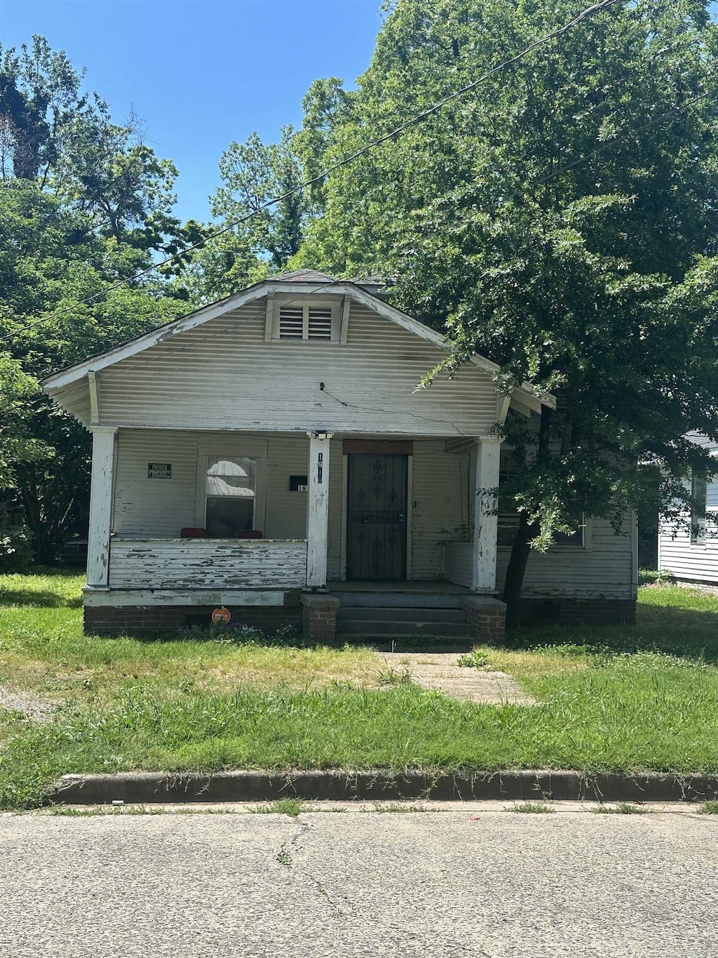 view of front of home with covered porch