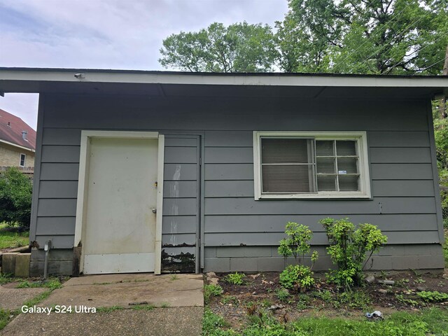 view of doorway to property