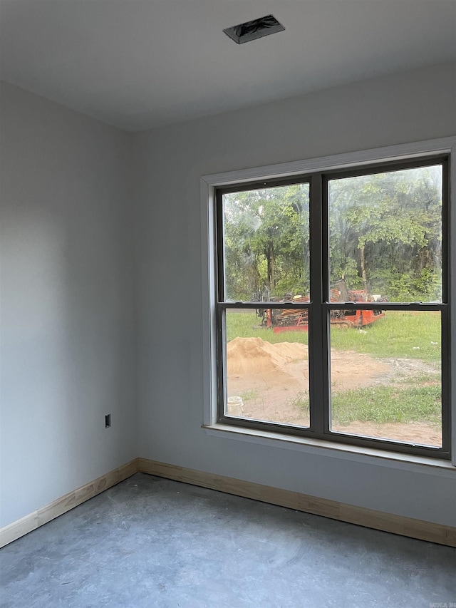 25 Mountain Grove Rd, Greenbrier, AR 72058 - empty room featuring concrete flooring and baseboards