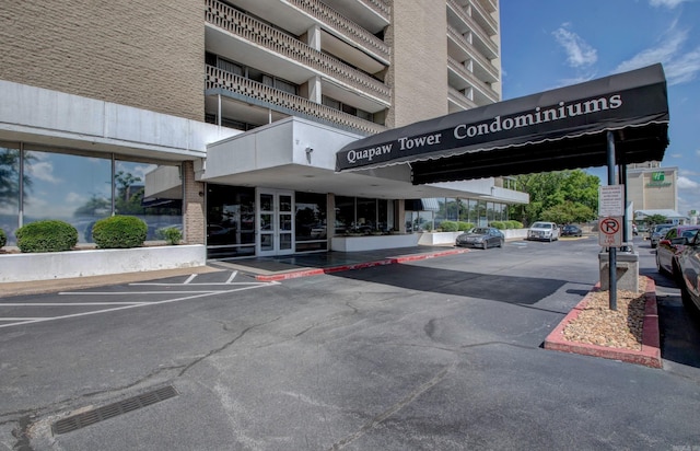 700 E 9th St Unit 9A, Little Rock, AR 72202 - view of building exterior with uncovered parking