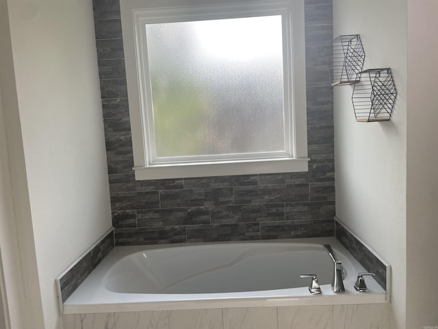 2009 Berkshire Dr, Benton, AR 72019 - bathroom featuring a bath