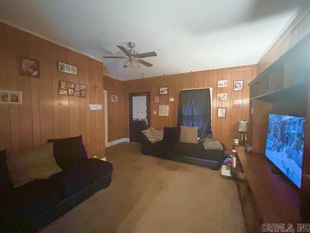 105 W Clinton St, Heber Springs, AR 72543 - carpeted living room with ceiling fan