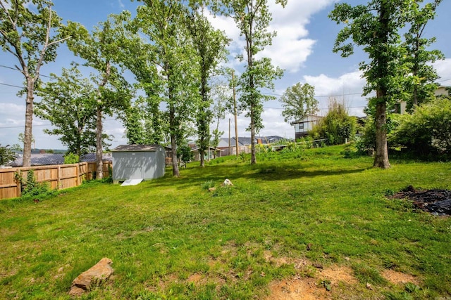 1117 Wild Turkey Ct, Little Rock, AR 72211 - view of yard with a storage shed and an outdoor structure