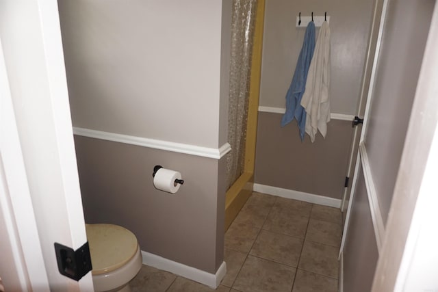 8 Tina Cir, Searcy, AR 72143 - full bathroom with toilet, tile patterned flooring, a shower, and baseboards