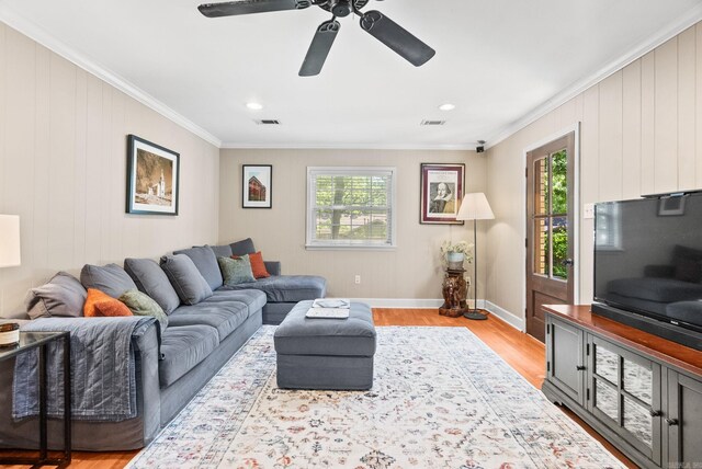 3016 Cleburne Pl, North Little Rock, AR 72116 - living area featuring ornamental molding, light wood finished floors, a ceiling fan, baseboards, and recessed lighting