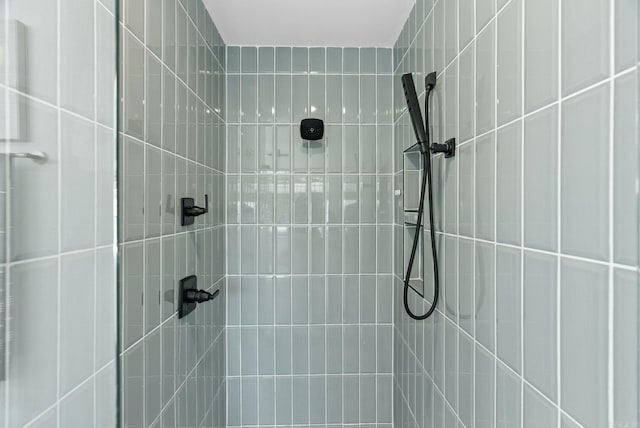 3016 Cleburne Pl, North Little Rock, AR 72116 - full bath with a tile shower