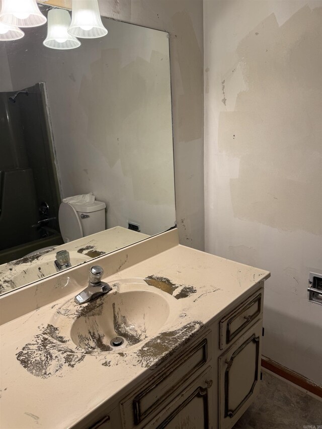 514 S Sawmill Rd, Searcy, AR 72143 - bathroom with toilet and vanity
