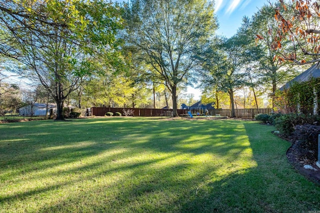 5718 Mediterranean Blvd, Benton, AR 72019 - view of yard