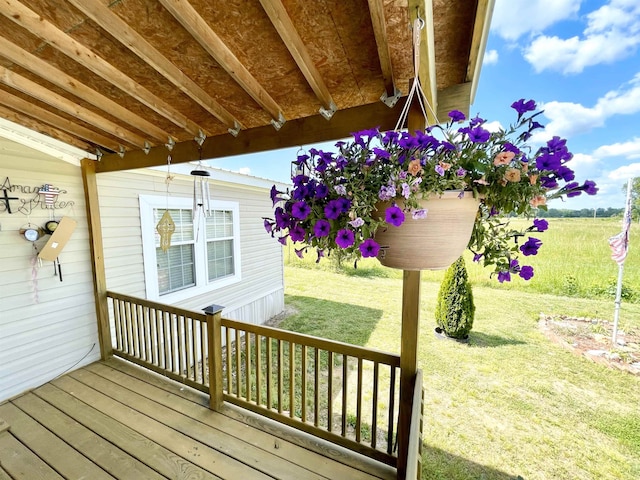 806 Autumnwood Rd, Ash Flat, AR 72513 - wooden terrace with a yard