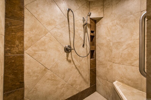 5401 N Hills Blvd, North Little Rock, AR 72116 - full bath with tiled shower
