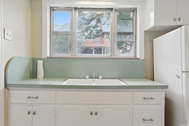 201 E 21st St, Little Rock, AR 72206 - bathroom featuring vanity