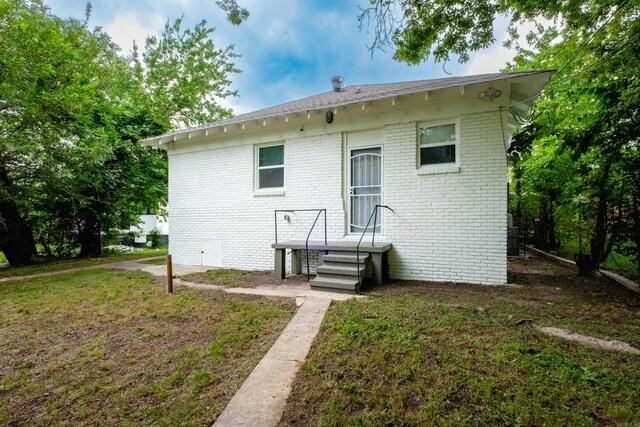 1407 Hanger St, Little Rock, AR 72202 - back of property with brick siding
