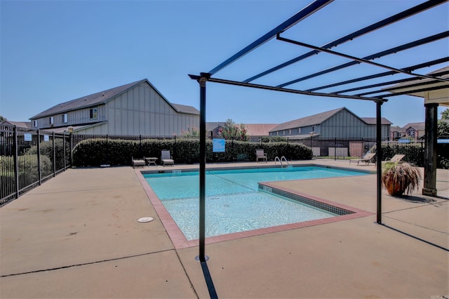 106 Venezia Ln, Maumelle, AR 72113 - community pool with fence and a patio area