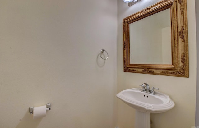 106 Venezia Ln, Maumelle, AR 72113 - bathroom featuring a sink