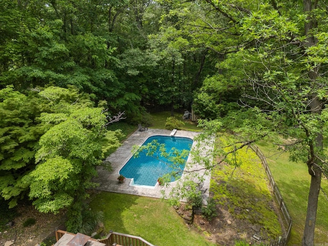 5623 Ridgeway Dr, Benton, AR 72019 - outdoor pool featuring a diving board and a yard