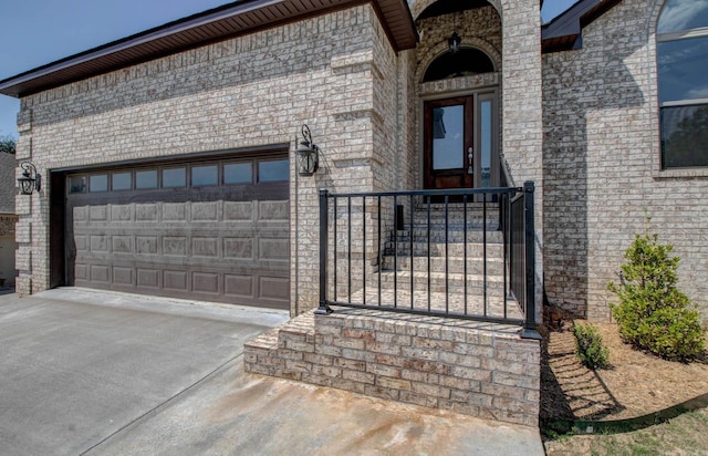 121 Majestic Cir, Maumelle, AR 72113 - entrance to property featuring driveway and a garage