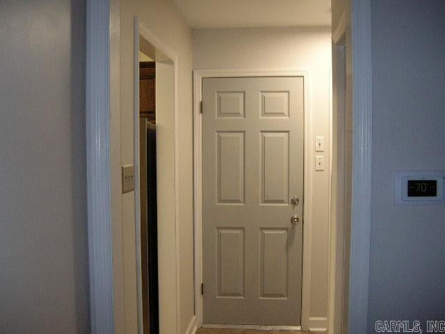 11 Sharondale Ct, Maumelle, AR 72113 - view of hall