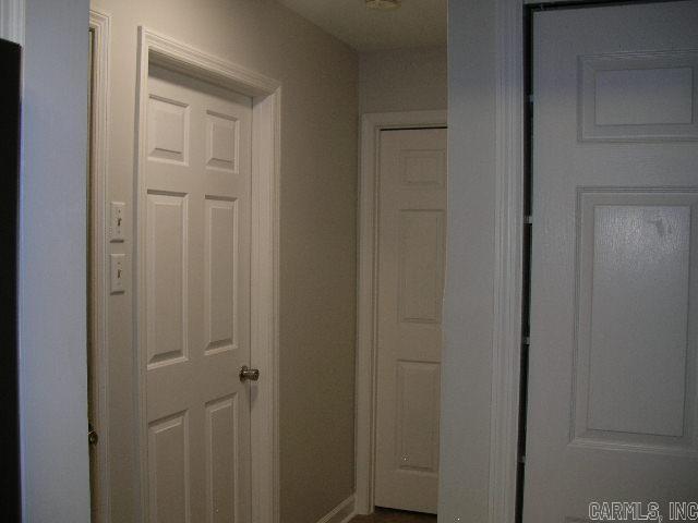 11 Sharondale Ct, Maumelle, AR 72113 - hall with baseboards